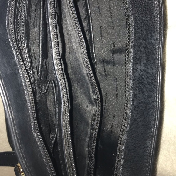 Michael Kors Frame Out Large Leather Tote handbag - Picture 5 of 8